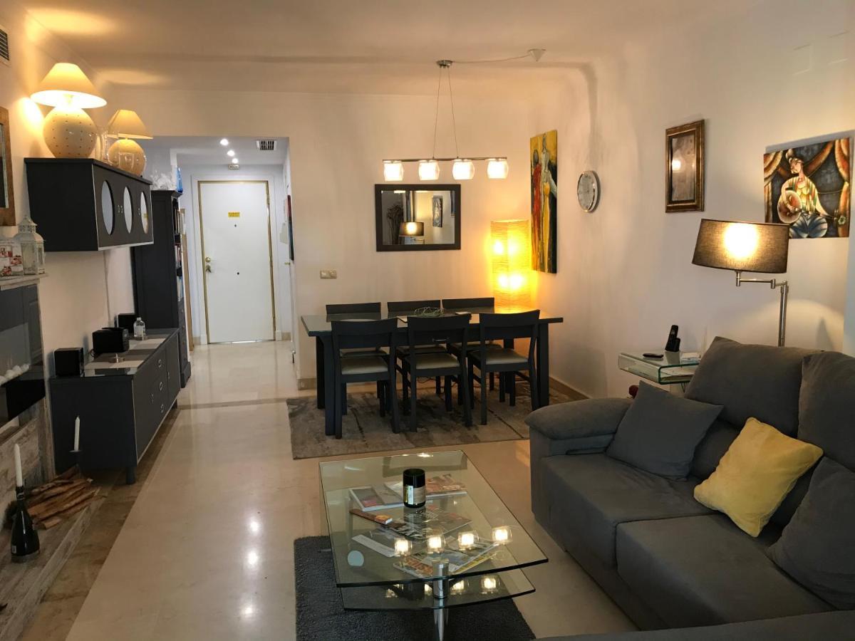 2 bed Apartment in San Pedro Marbella Buitenkant foto
