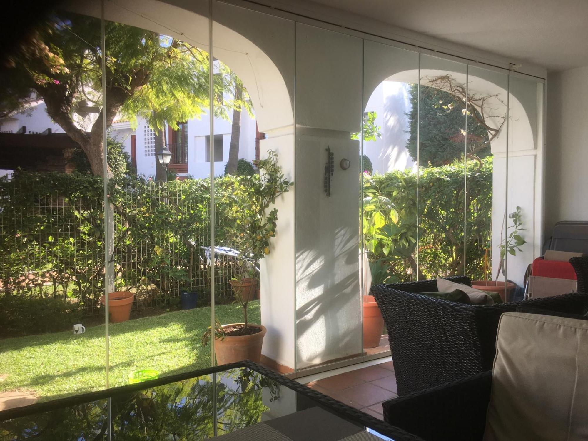 2 bed Apartment in San Pedro Marbella Buitenkant foto