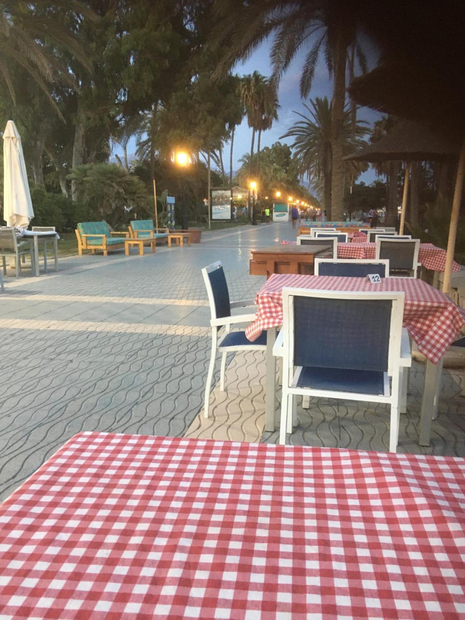 2 bed Apartment in San Pedro Marbella Buitenkant foto